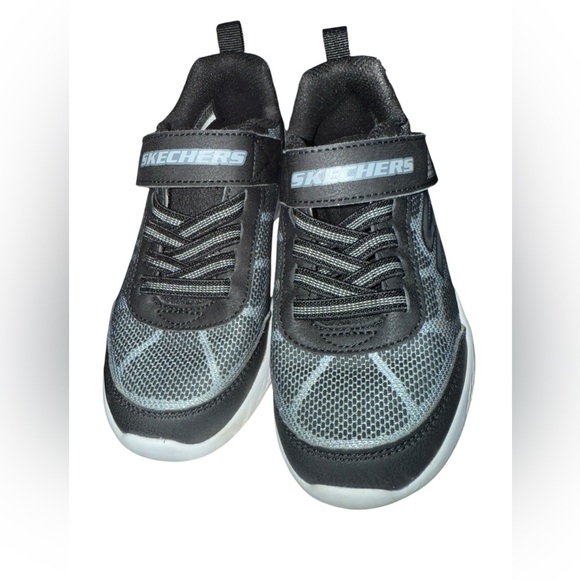 SKECHERS boy’s black and gray sneakers. Size 11 - Picture 1 of 7